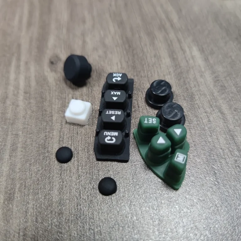 成鑫客户原始硅橡胶样件照片，结构参考