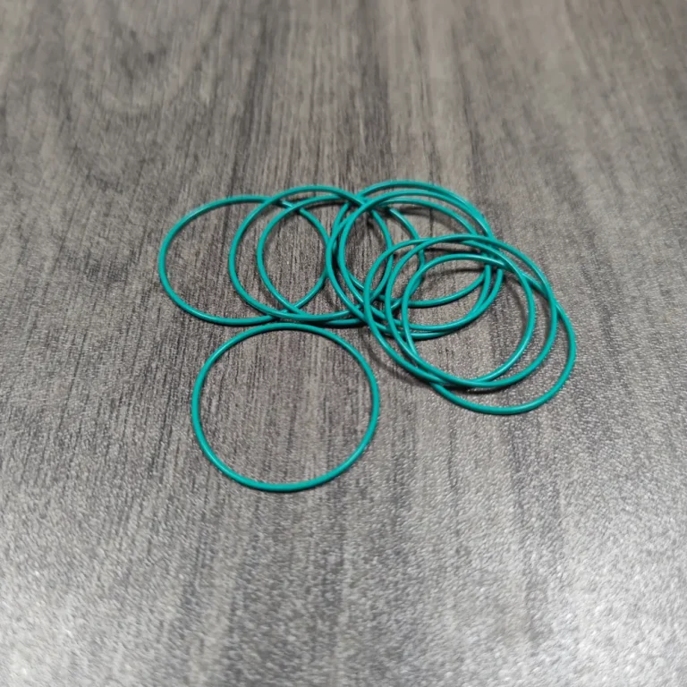 成鑫客户原始硅橡胶样件照片，结构参考